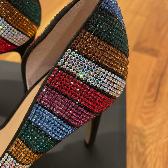 Heels - Picture 2 of 3